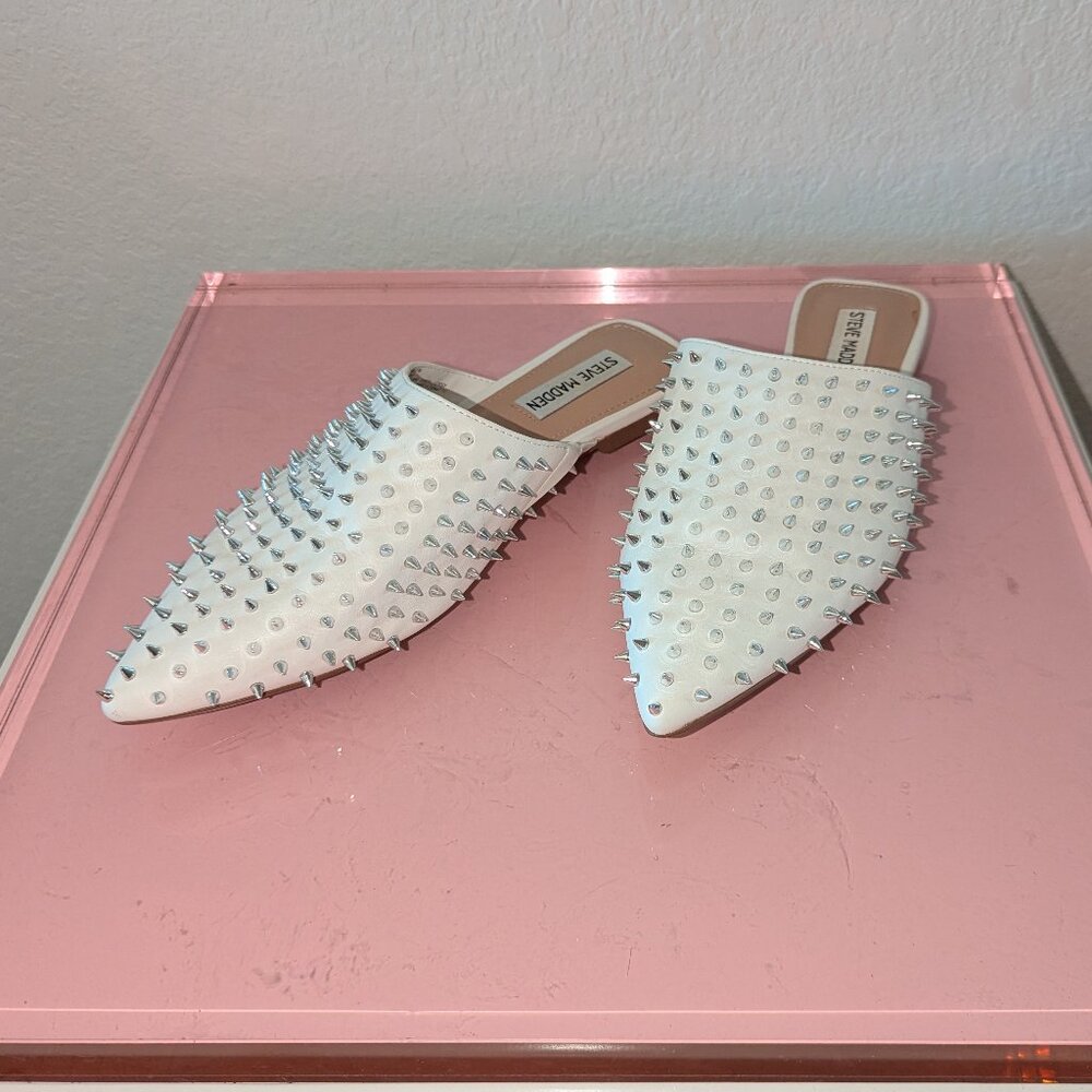 Steve Madden Pinpoint Studded Mules 💪